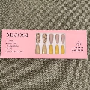 Mejosi Nails